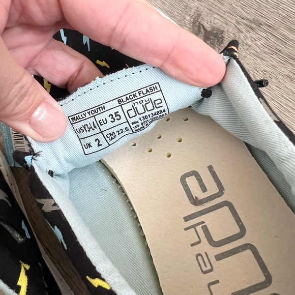 Hey Dude Dudes Wally Youth-Black Flash-Electric Lightening Bolts-size youth Y3 - Picture 8 of 9